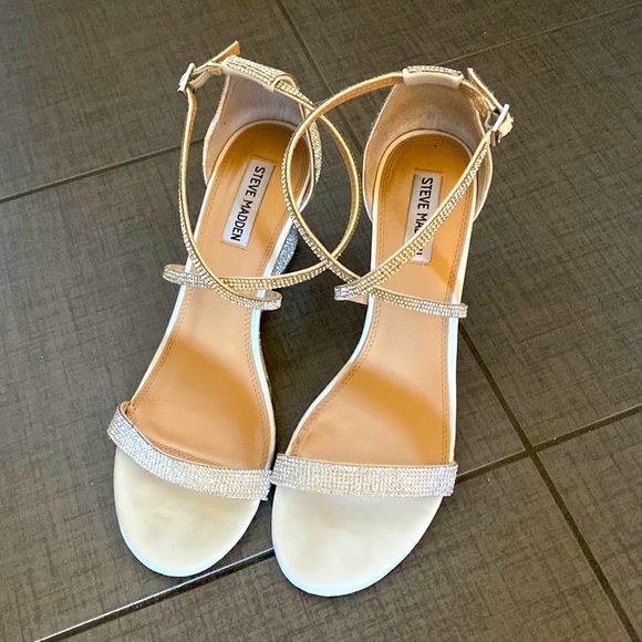 Steve Madden Shoes - Steve Madden wedge heels